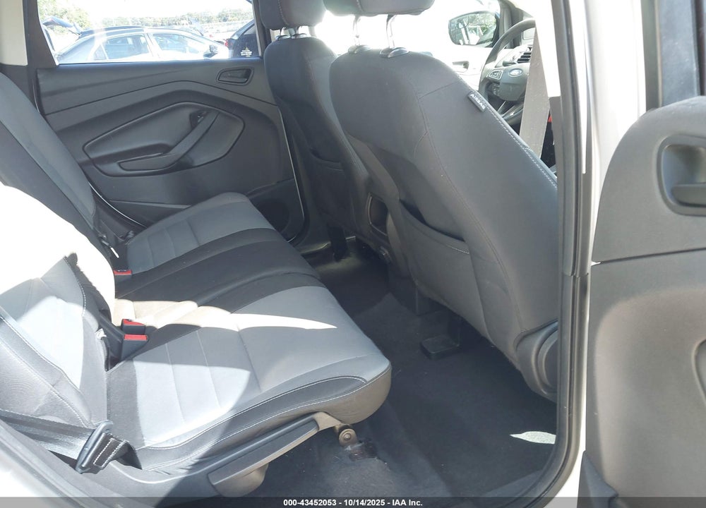 2017 FORD ESCAPE VIN: 1FMCU0F78HUB81323