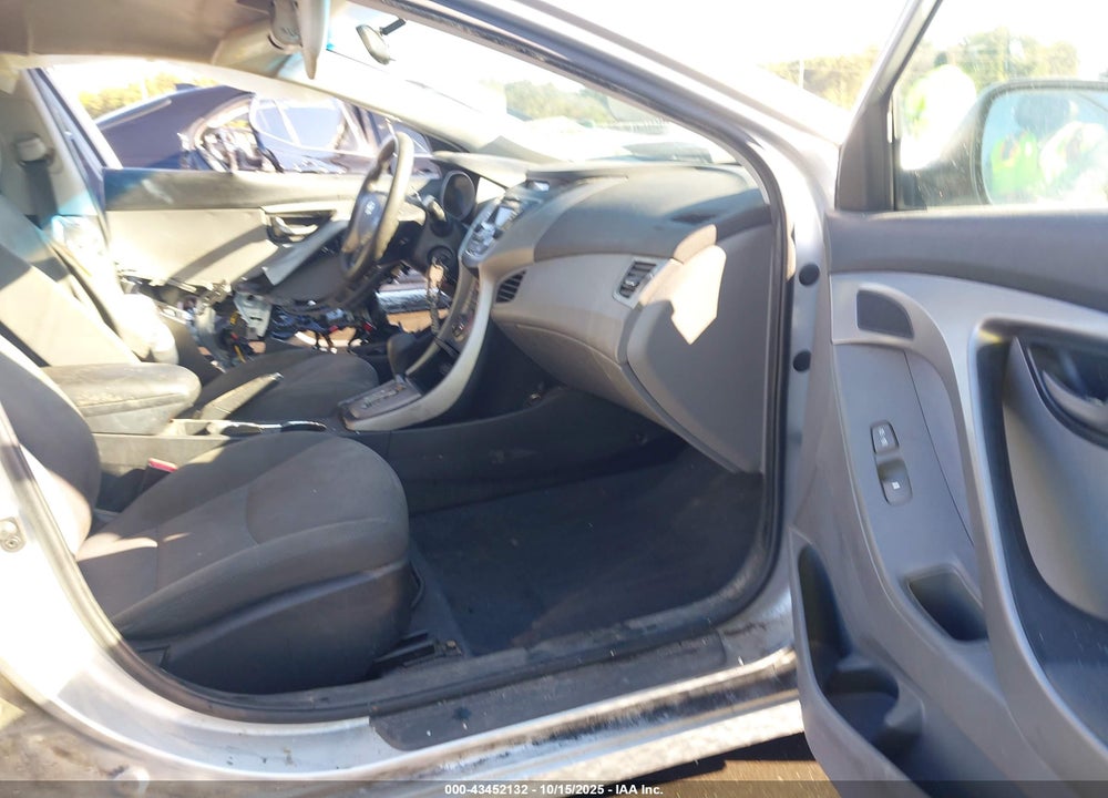 2013 HYUNDAI ELANTRA VIN: 5NPDH4AE9DH265729