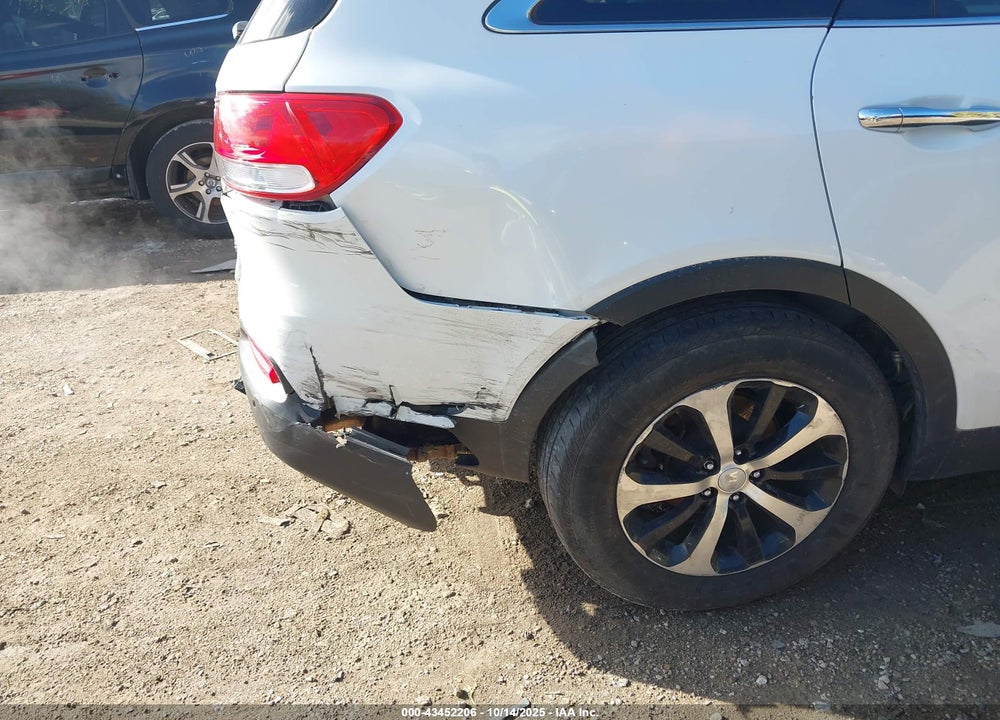 2017 KIA SORENTO VIN: 5XYPHDA52HG228709