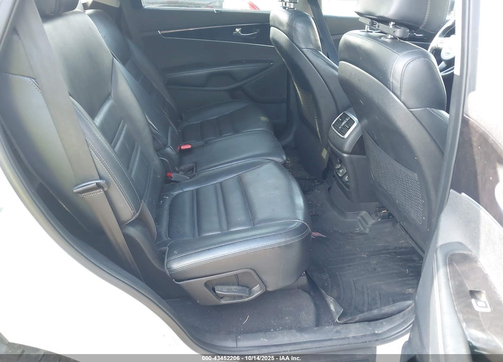 2017 KIA SORENTO VIN: 5XYPHDA52HG228709