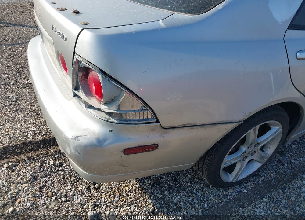 2004 LEXUS IS 300 VIN: JTHBD192940081916