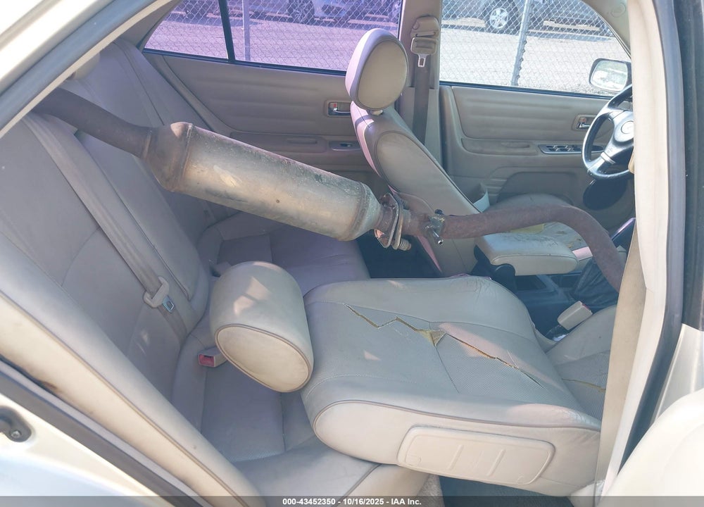 2004 LEXUS IS 300 VIN: JTHBD192940081916