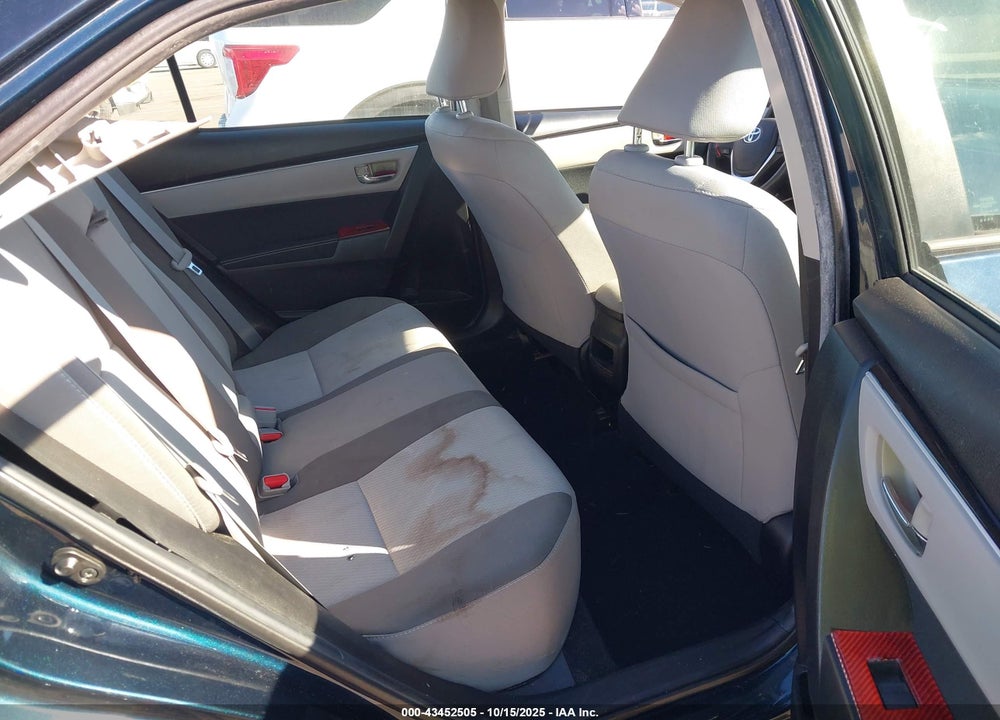 2018 TOYOTA COROLLA LE VIN: 5YFBURHE5JP769795