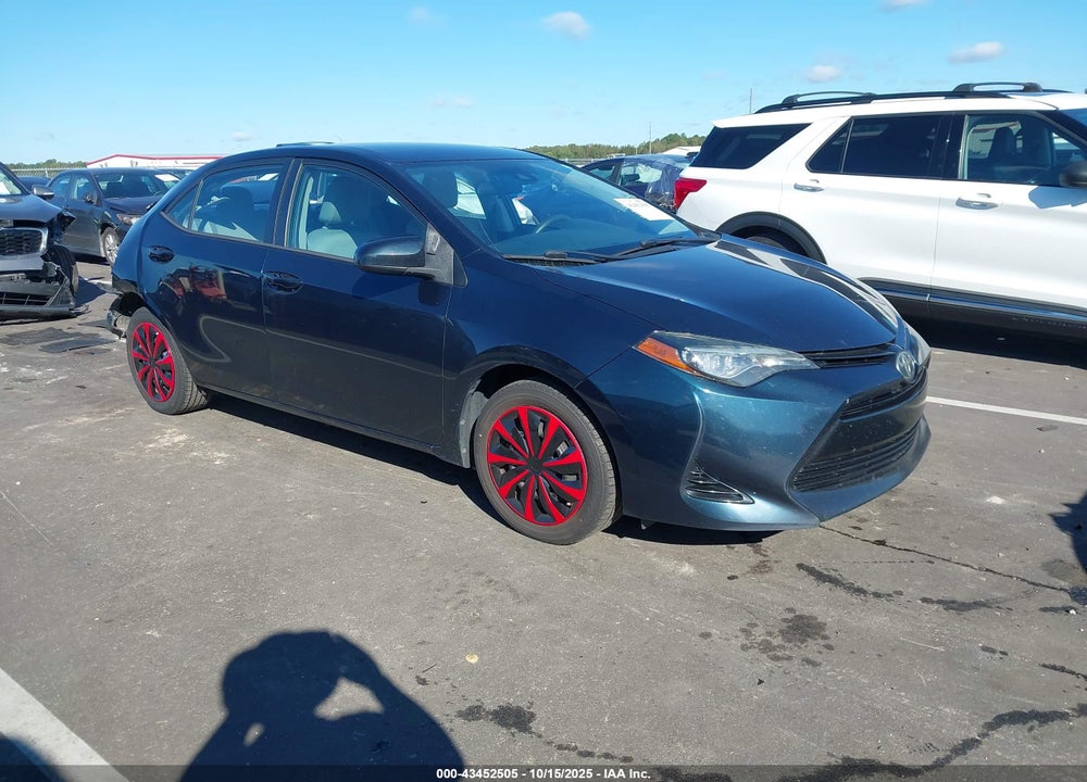 2018 TOYOTA COROLLA LE VIN: 5YFBURHE5JP769795