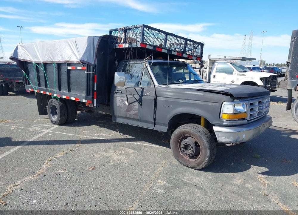 1992 FORD F SUPER DUTY VIN: 2FDLF47G9NCB00969