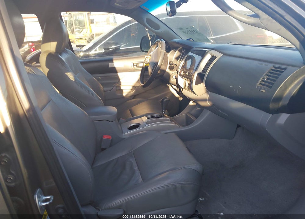 2011 TOYOTA TACOMA PRERUNNER V6 VIN: 3TMJU4GN6BM121911