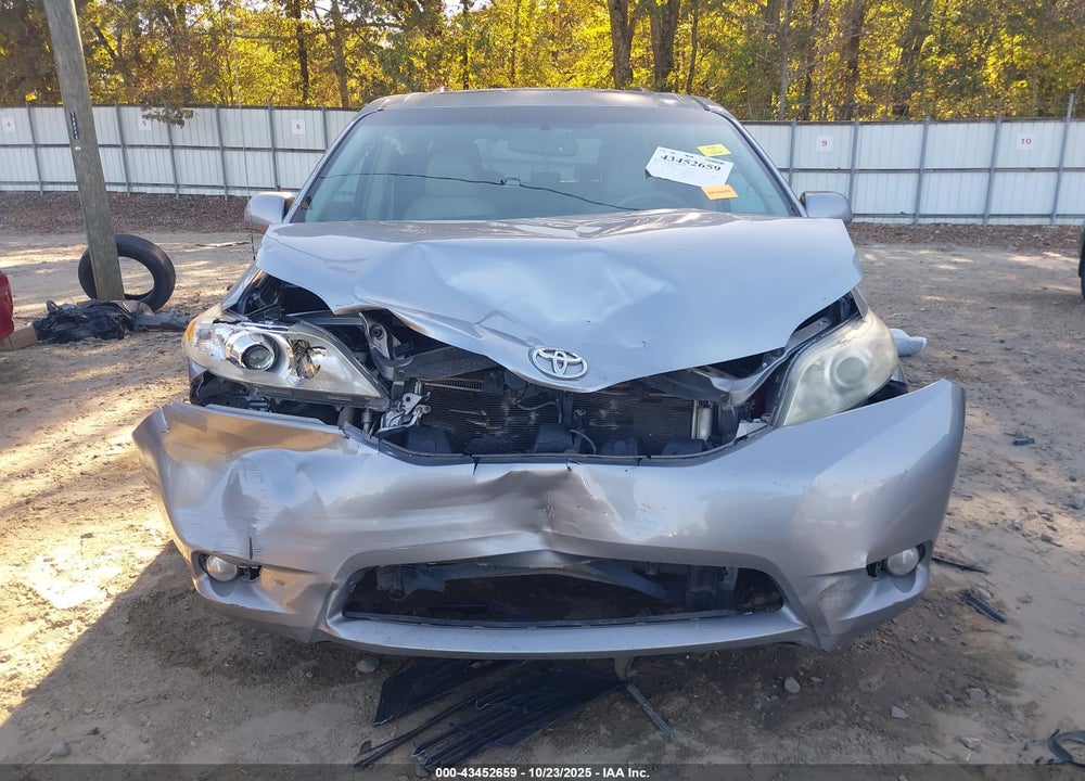 2011 TOYOTA SIENNA XLE V6 VIN: 5TDYK3DC2BS074975