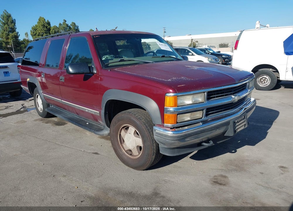 1999 CHEVROLET SUBURBAN 1500 LT VIN: 3GNFK16R3XG183276