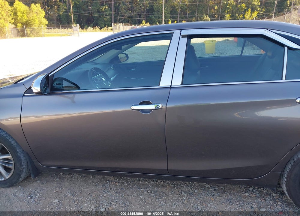 2017 TOYOTA CAMRY SE VIN: 4T1BF1FK2HU454790