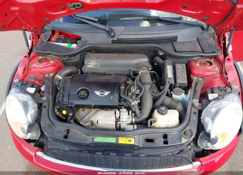 2011 MINI COOPER S VIN: WMWSV3C56BTY13330