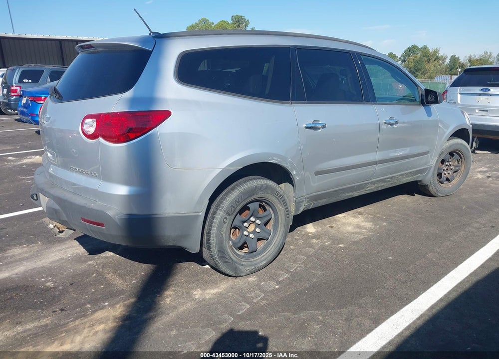 2011 CHEVROLET TRAVERSE LS VIN: 1GNKREED8BJ277362