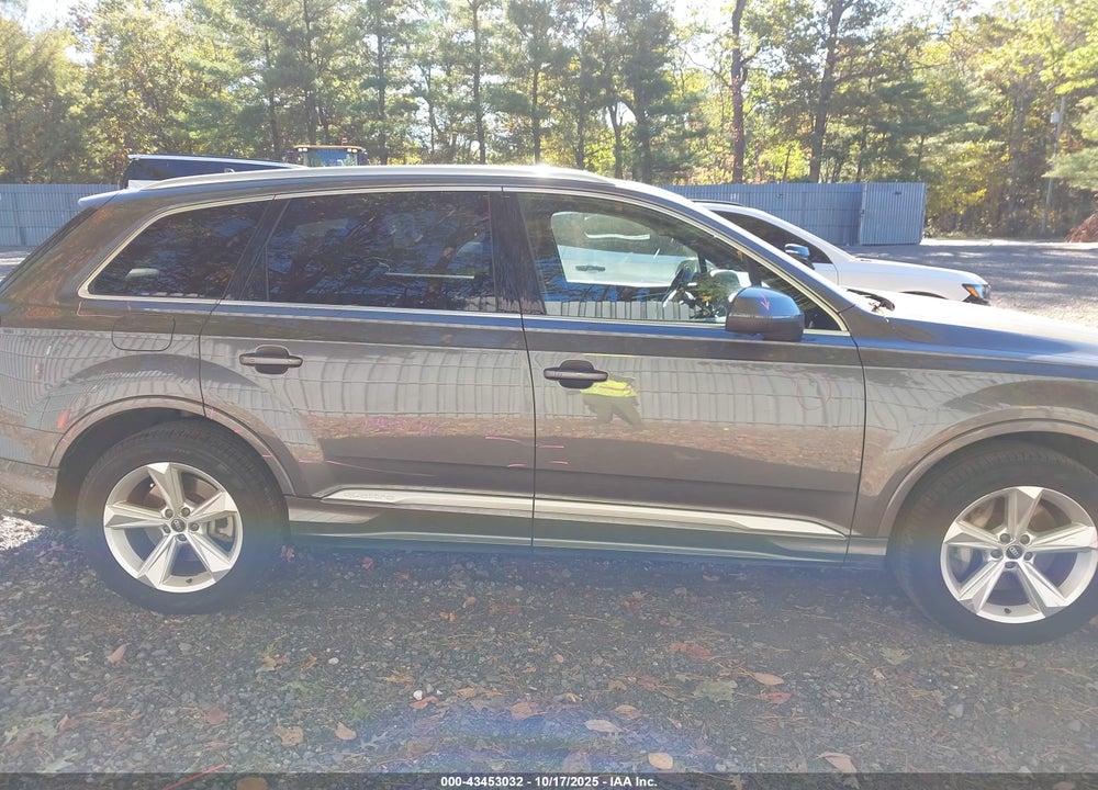 2021 AUDI Q7 VIN: WA1LJAF72MD013717