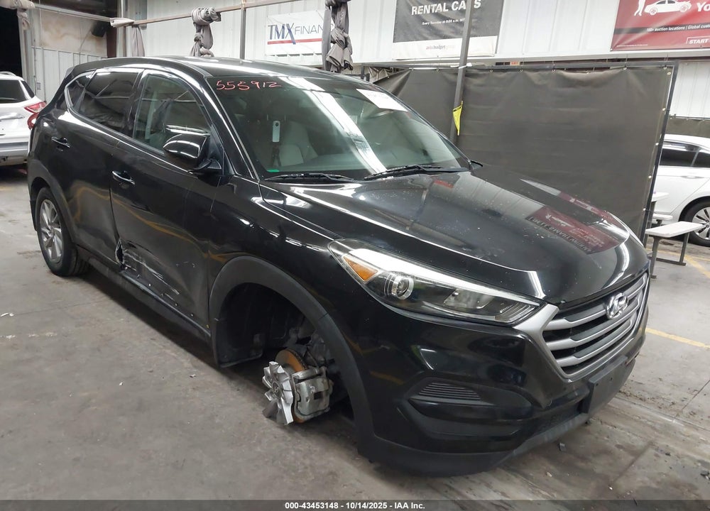 2017 HYUNDAI TUCSON SE VIN: KM8J23A48HU555912