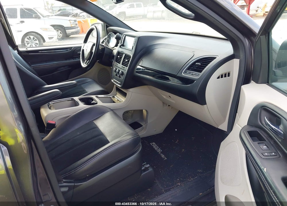 2017 DODGE GRAND CARAVAN SXT VIN: 2C4RDGCG0HR765790
