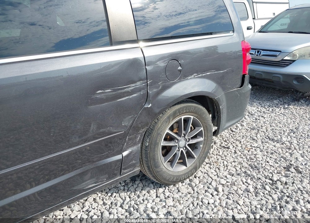 2017 DODGE GRAND CARAVAN SXT VIN: 2C4RDGCG0HR765790