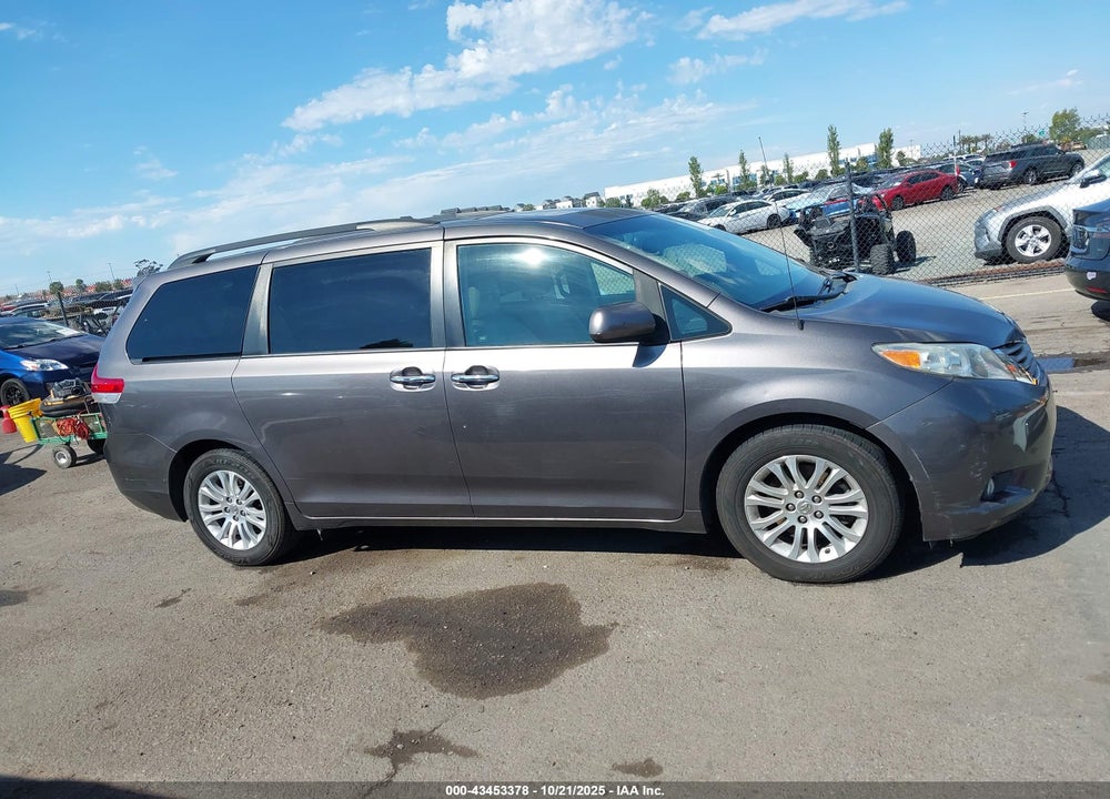 2012 TOYOTA SIENNA XLE V6 8 PASSENGER VIN: 5TDYK3DC8CS267049
