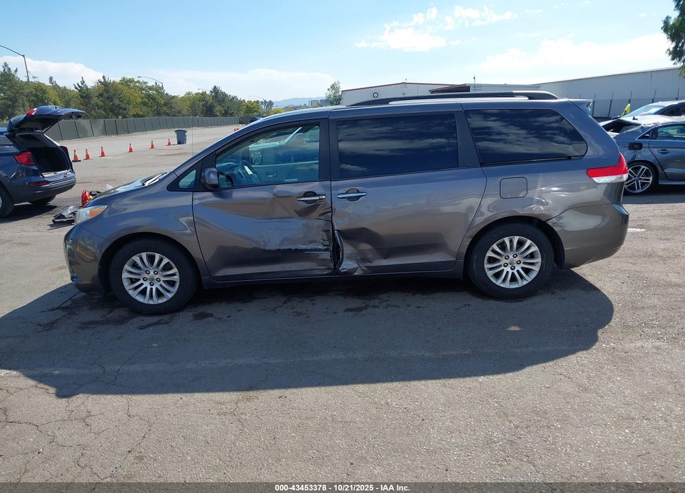 2012 TOYOTA SIENNA XLE V6 8 PASSENGER VIN: 5TDYK3DC8CS267049