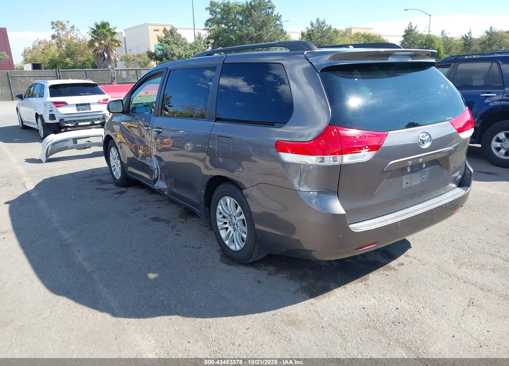 2012 TOYOTA SIENNA XLE V6 8 PASSENGER VIN: 5TDYK3DC8CS267049
