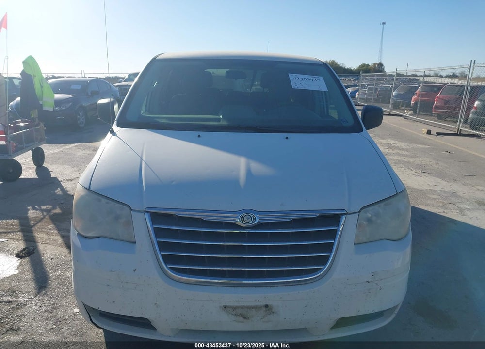 2009 CHRYSLER TOWN & COUNTRY LX VIN: 2A8HR44E49R644490