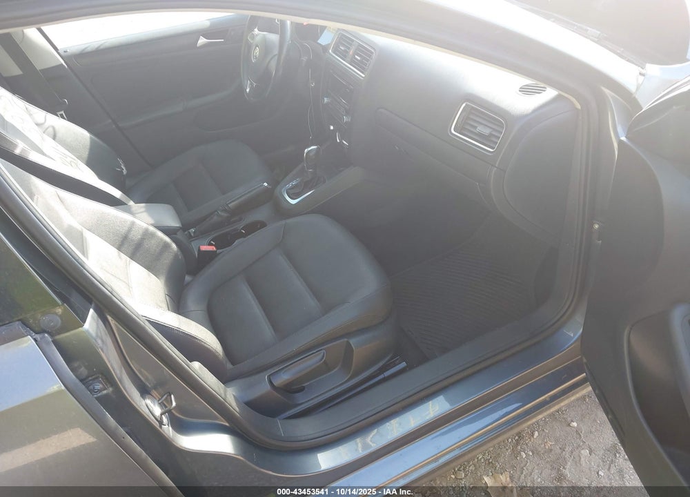 2012 VOLKSWAGEN JETTA 2.5L SE VIN: 3VWDX7AJ9CM391368
