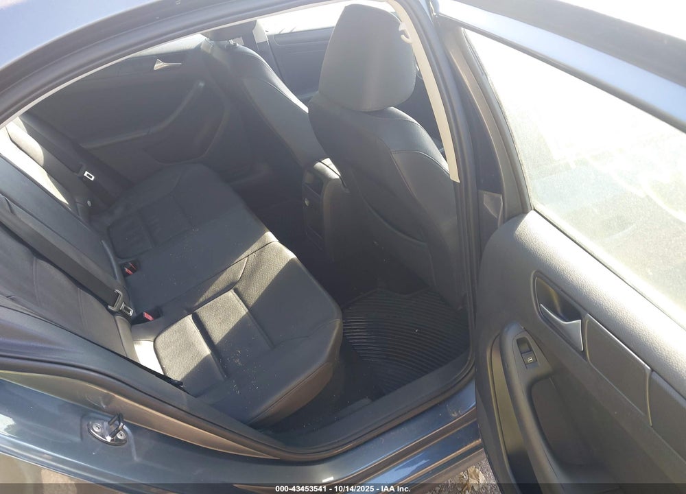 2012 VOLKSWAGEN JETTA 2.5L SE VIN: 3VWDX7AJ9CM391368