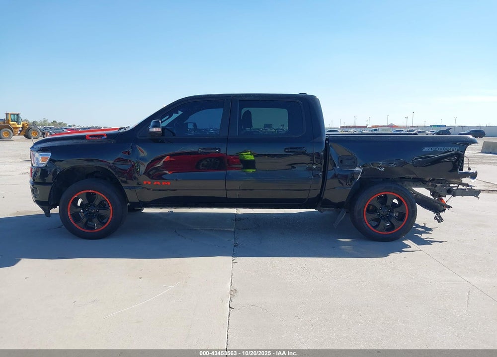 2022 RAM 1500 BIG HORN 4X2 5'7 BOX VIN: 1C6RREFG5NN324237