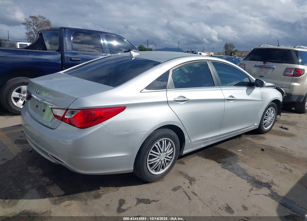 2013 HYUNDAI SONATA GLS VIN: 5NPEB4AC7DH614665