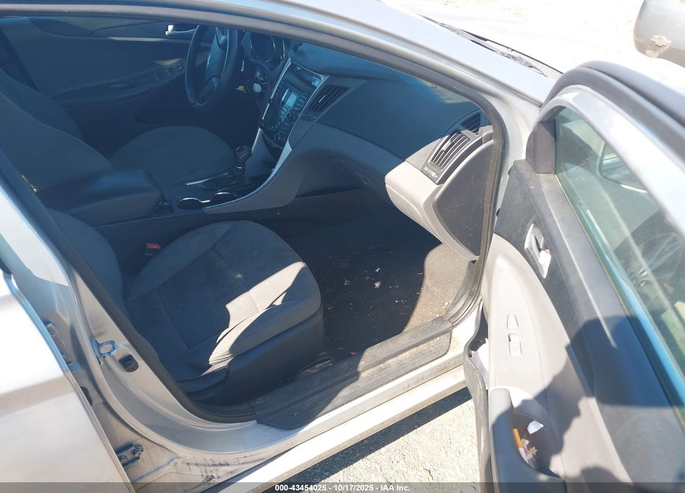 2013 HYUNDAI SONATA VIN: 5NPEB4AC7DH644619