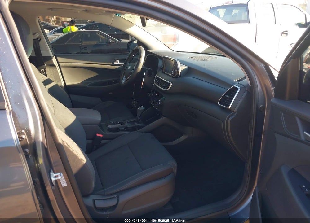 2019 HYUNDAI TUCSON VIN: KM8J33ALXKU981466