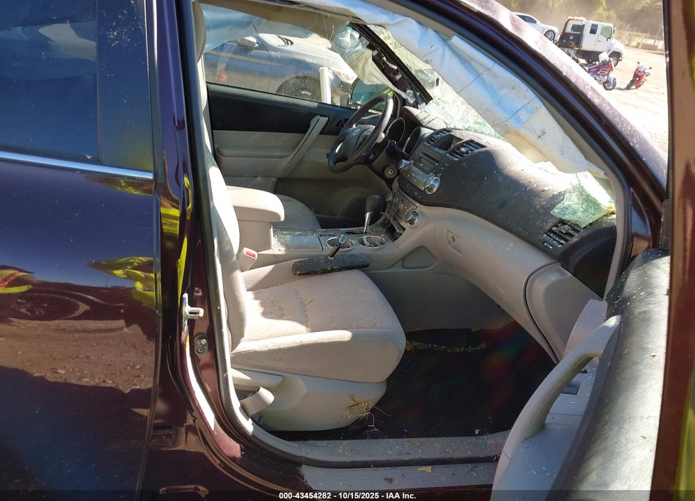 2012 TOYOTA HIGHLANDER BASE V6 VIN: 5TDBK3EHXCS158575