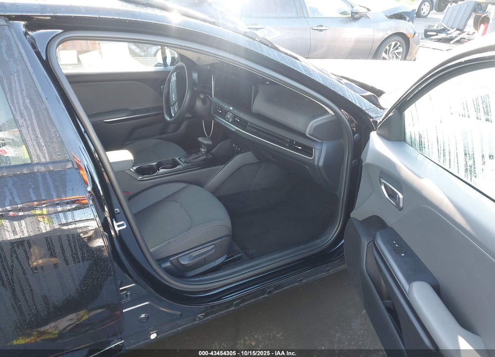 2025 KIA K4 LXS VIN: 3KPFT4DE1SE145248