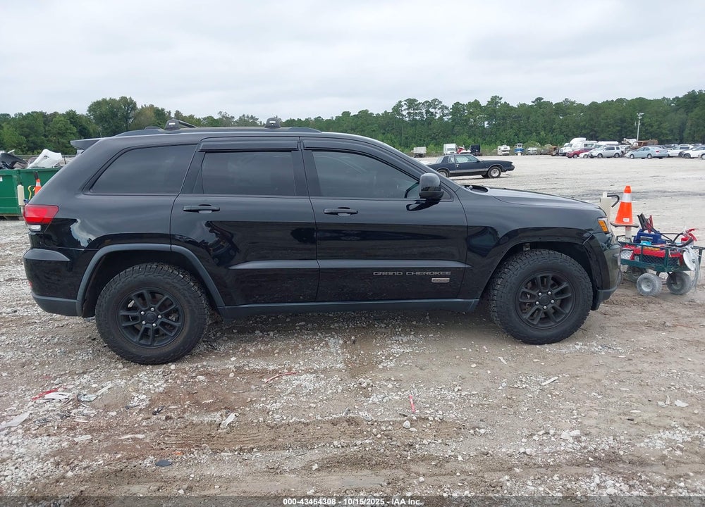 2017 JEEP GRAND CHEROKEE VIN: 1C4RJFAGXHC645414