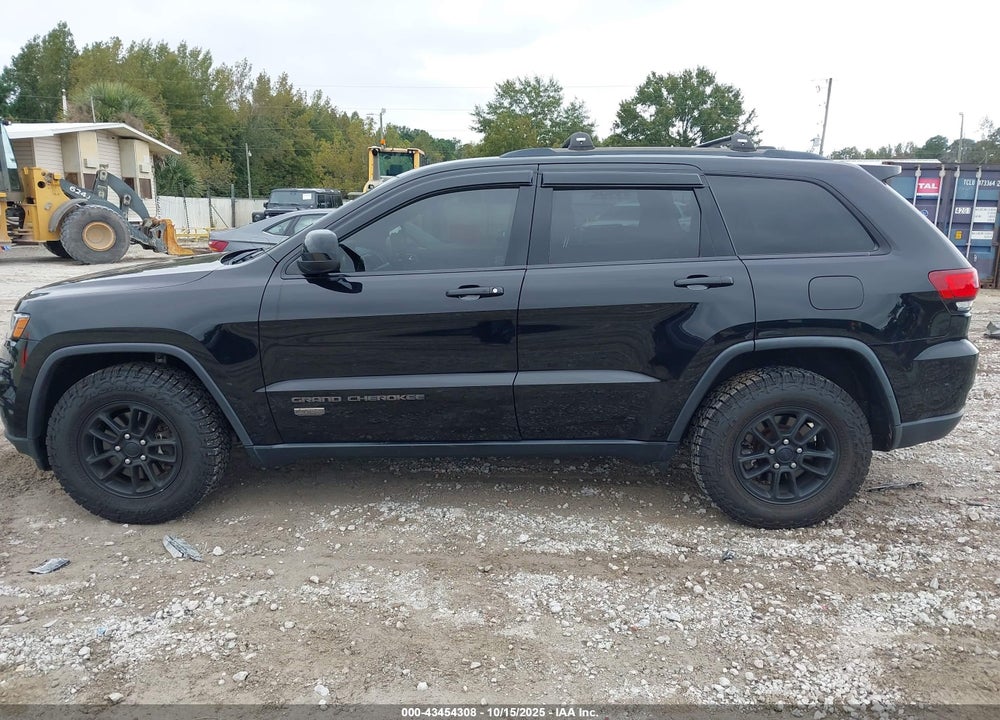 2017 JEEP GRAND CHEROKEE VIN: 1C4RJFAGXHC645414