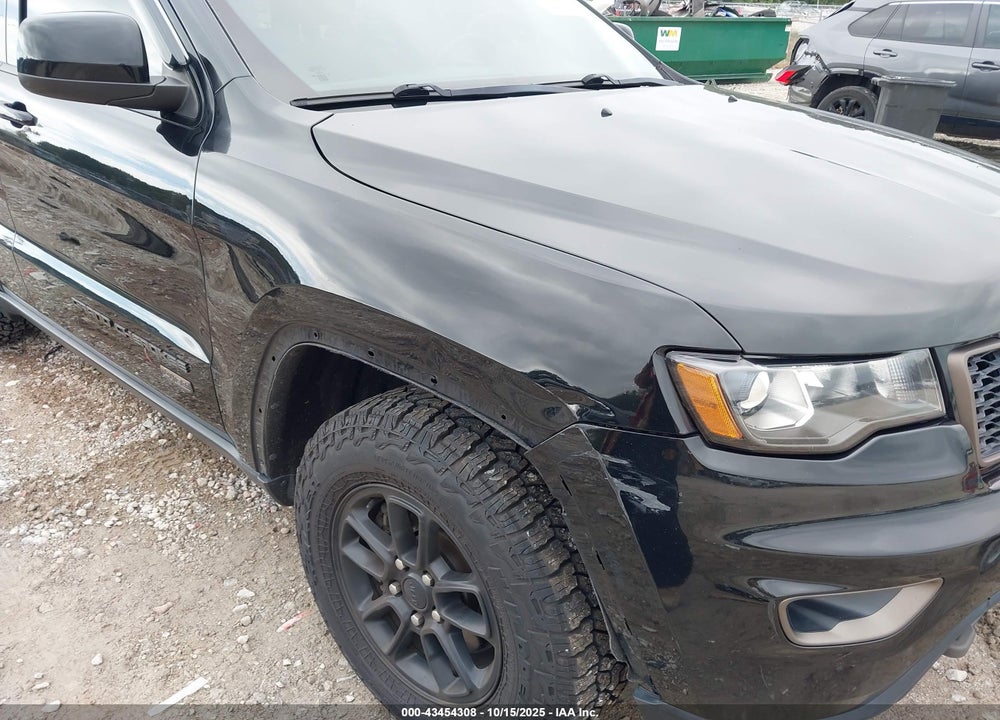 2017 JEEP GRAND CHEROKEE VIN: 1C4RJFAGXHC645414