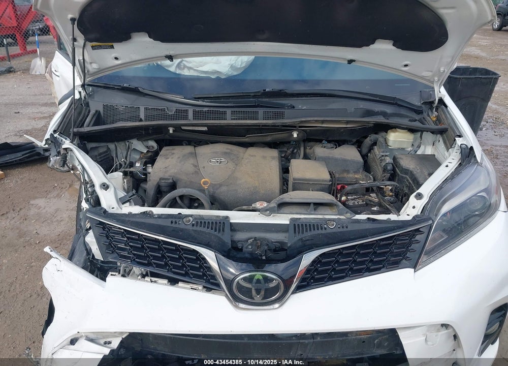 2018 TOYOTA SIENNA SE PREMIUM 8 PASSENGER VIN: 5TDXZ3DC3JS959143