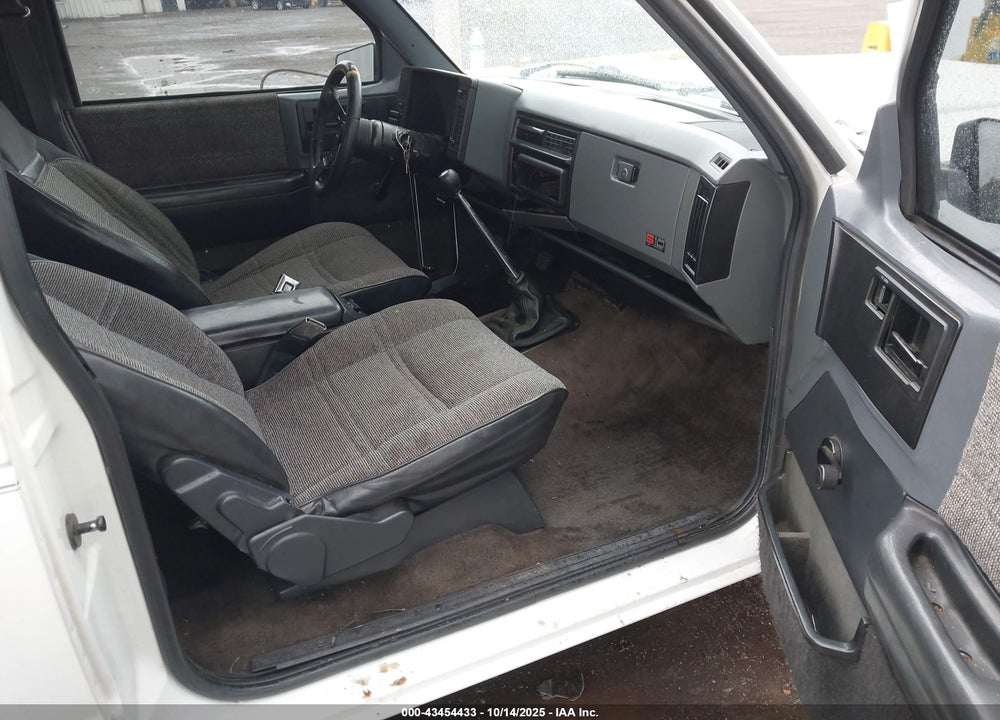 1987 CHEVROLET BLAZER S10 VIN: 1GNCS18R6H8189905