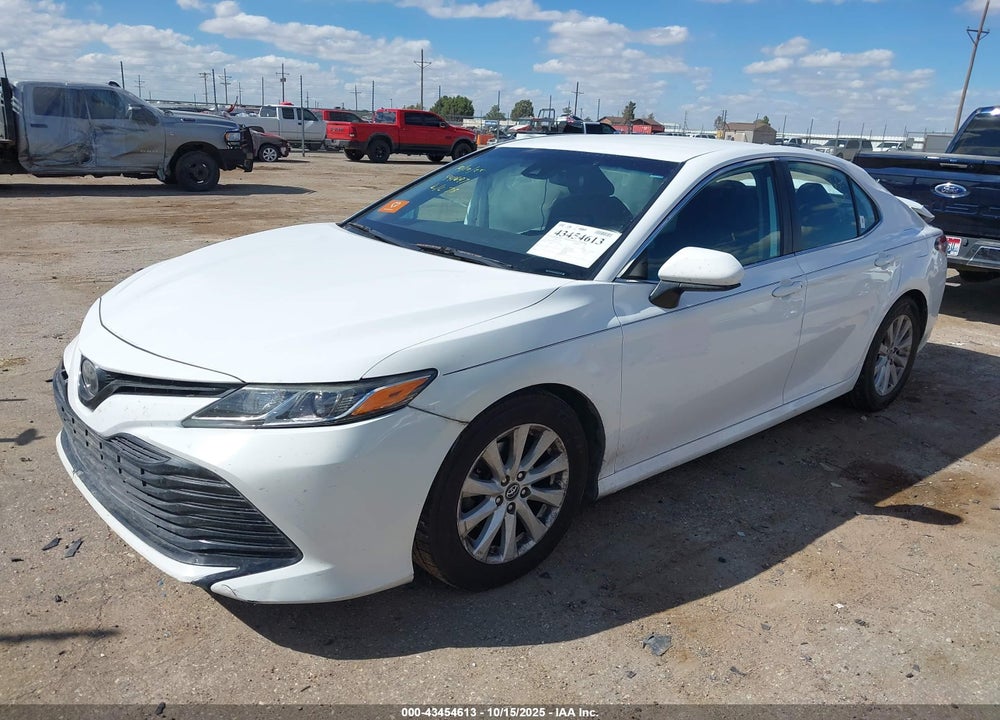 2019 TOYOTA CAMRY LE VIN: 4T1B11HK7KU243717