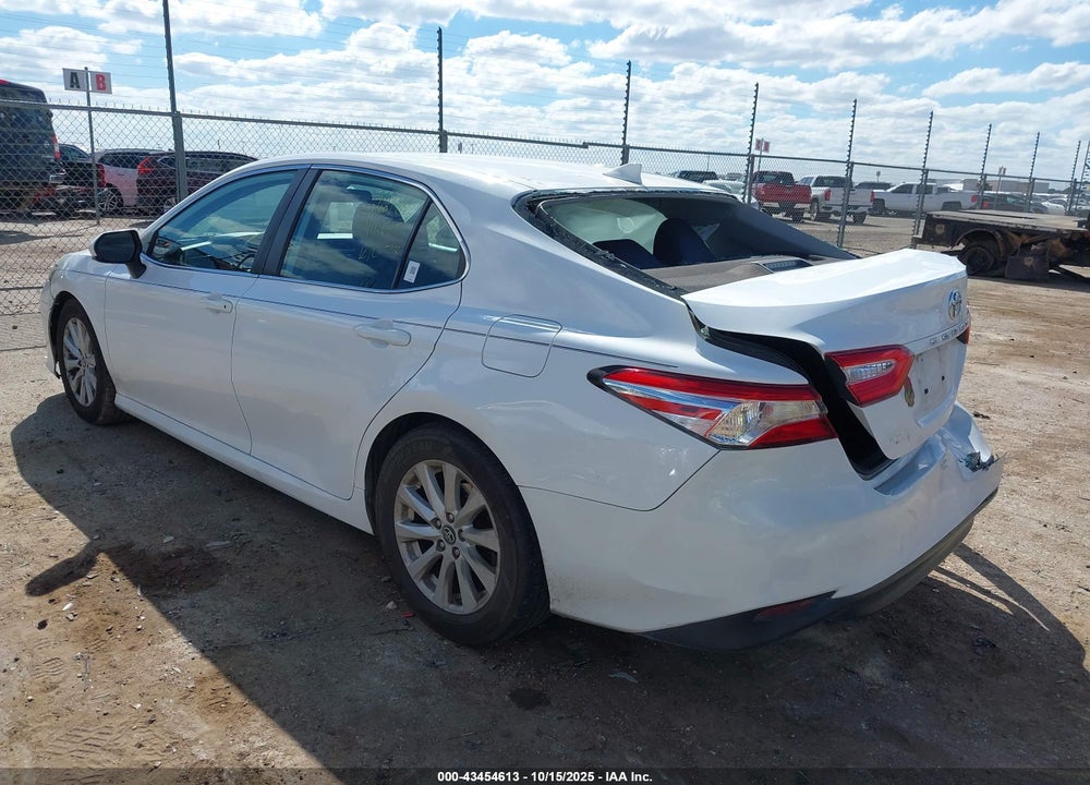 2019 TOYOTA CAMRY LE VIN: 4T1B11HK7KU243717