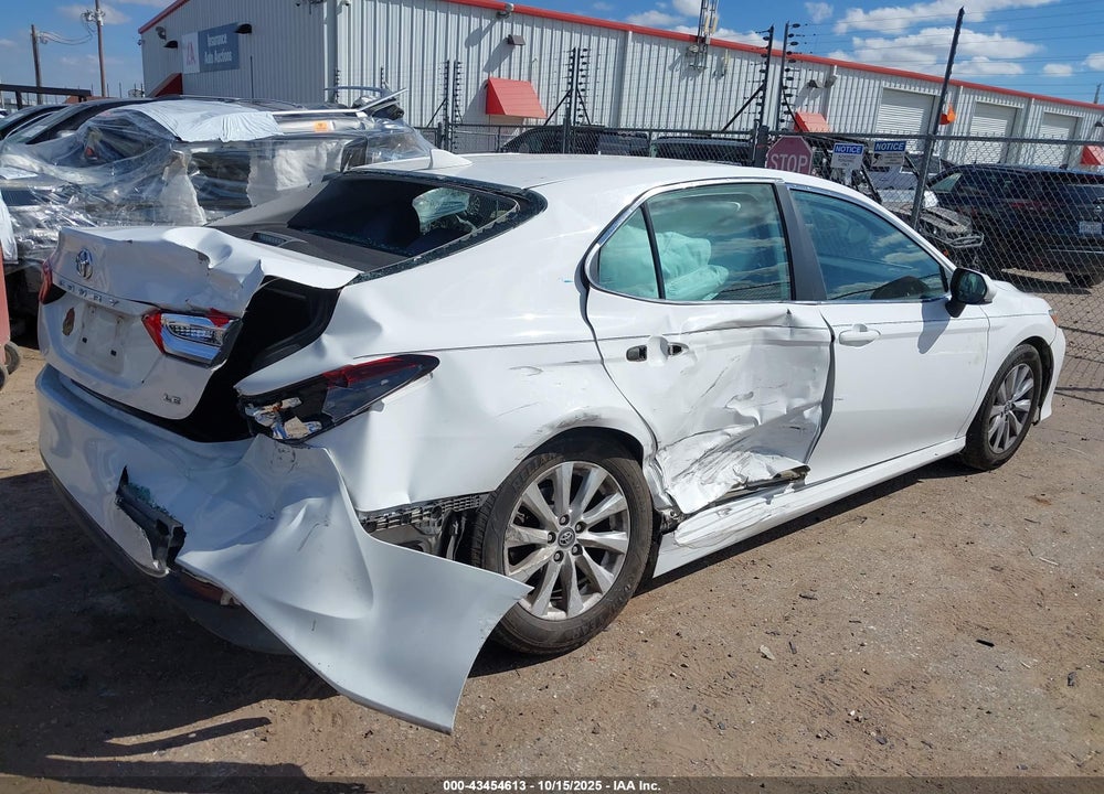 2019 TOYOTA CAMRY LE VIN: 4T1B11HK7KU243717