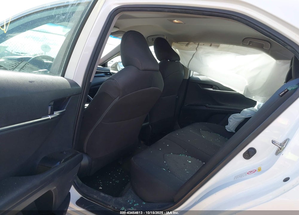 2019 TOYOTA CAMRY LE VIN: 4T1B11HK7KU243717