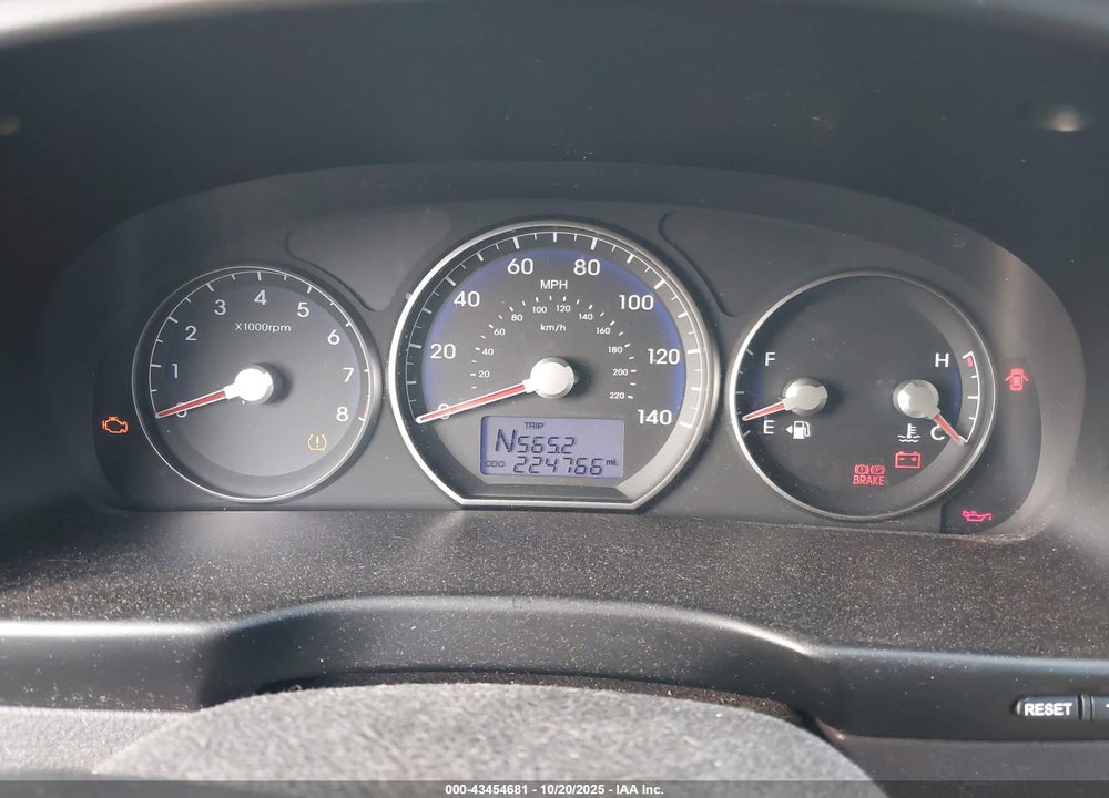 2012 HYUNDAI SANTA FE GLS VIN: 5XYZGDAB2CG102831