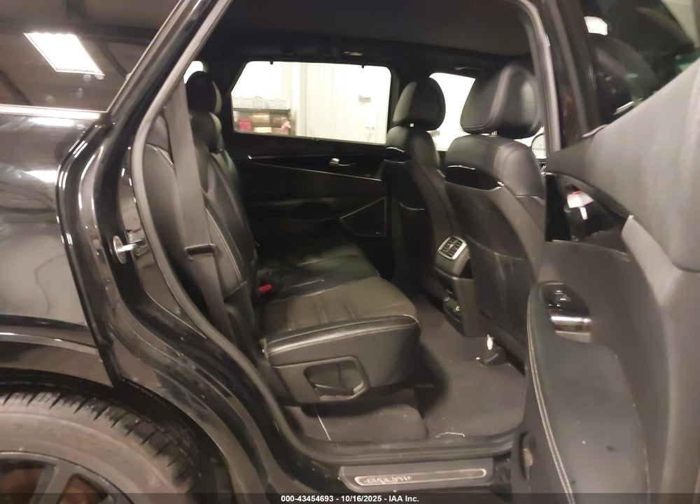 2016 KIA SORENTO VIN: 5XYPKDA55GG094102