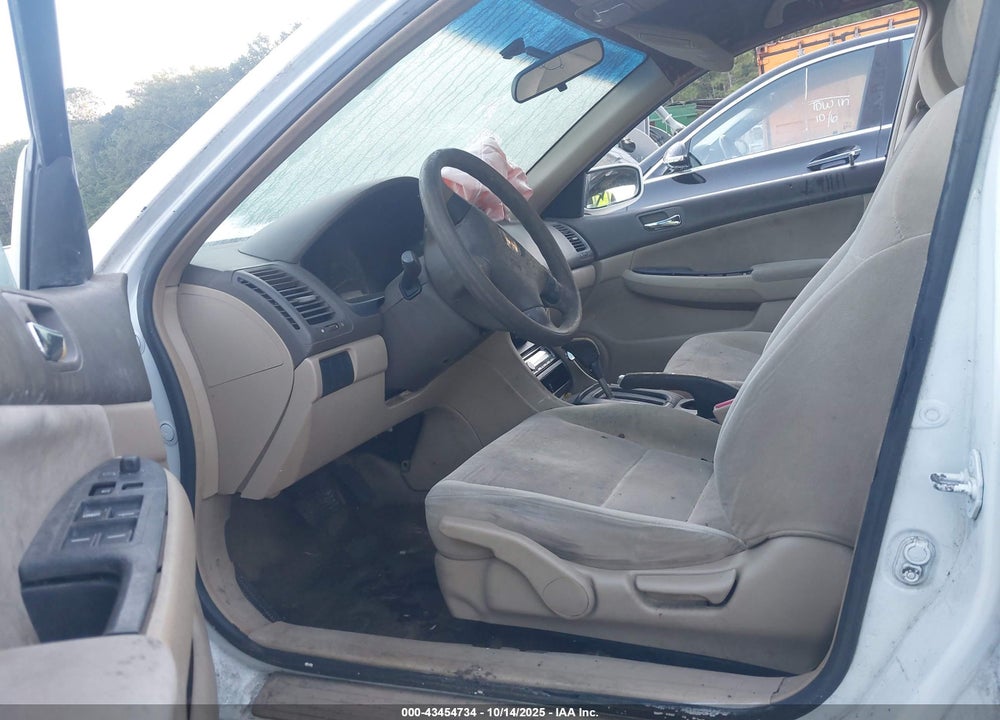 2003 HONDA ACCORD 2.4 LX VIN: 3HGCM563X3G702229