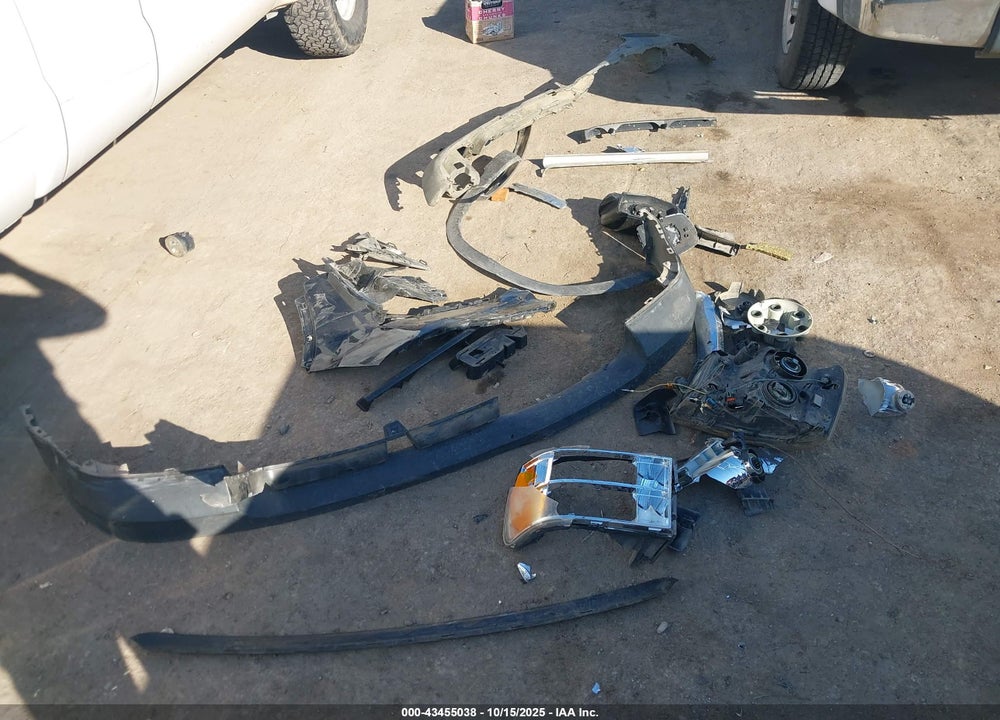 2007 GMC SIERRA 1500 WORK TRUCK VIN: 1GTEC14C07Z588477