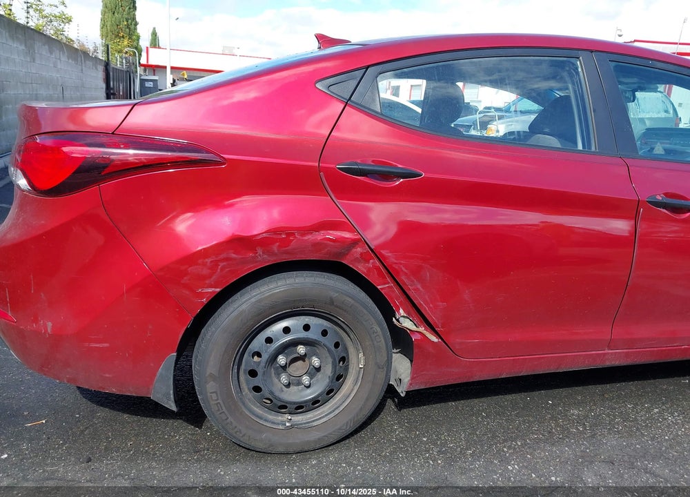 2016 HYUNDAI ELANTRA SE VIN: 5NPDH4AE5GH795457