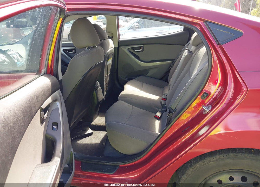 2016 HYUNDAI ELANTRA SE VIN: 5NPDH4AE5GH795457
