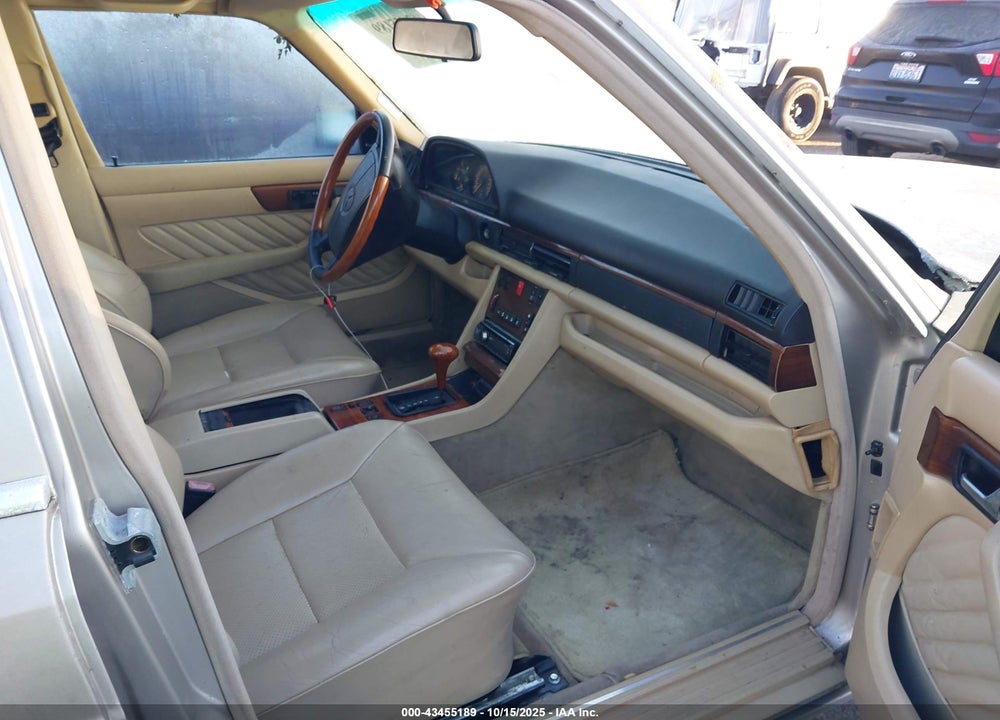 1990 MERCEDES-BENZ 420 SEL VIN: WDBCA35E6LA523021
