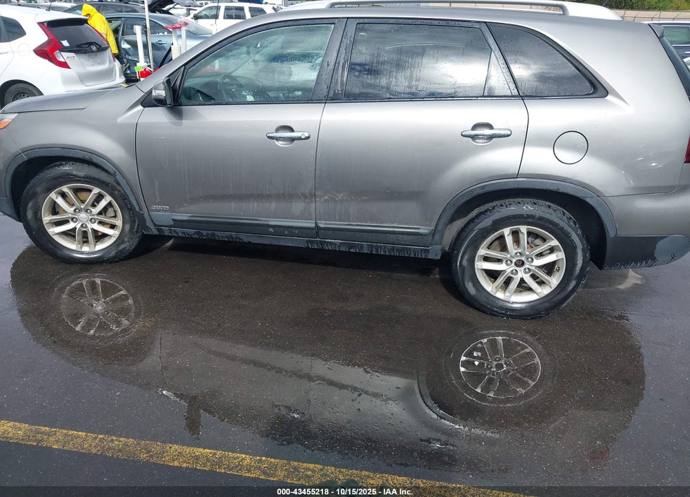 2014 KIA SORENTO LX VIN: 5XYKTCA6XEG541336