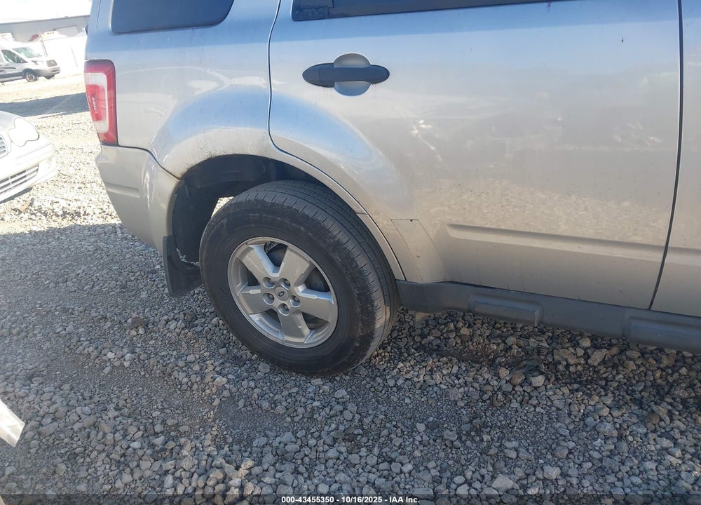 2010 FORD ESCAPE XLT VIN: 1FMCU9D72AKA42605