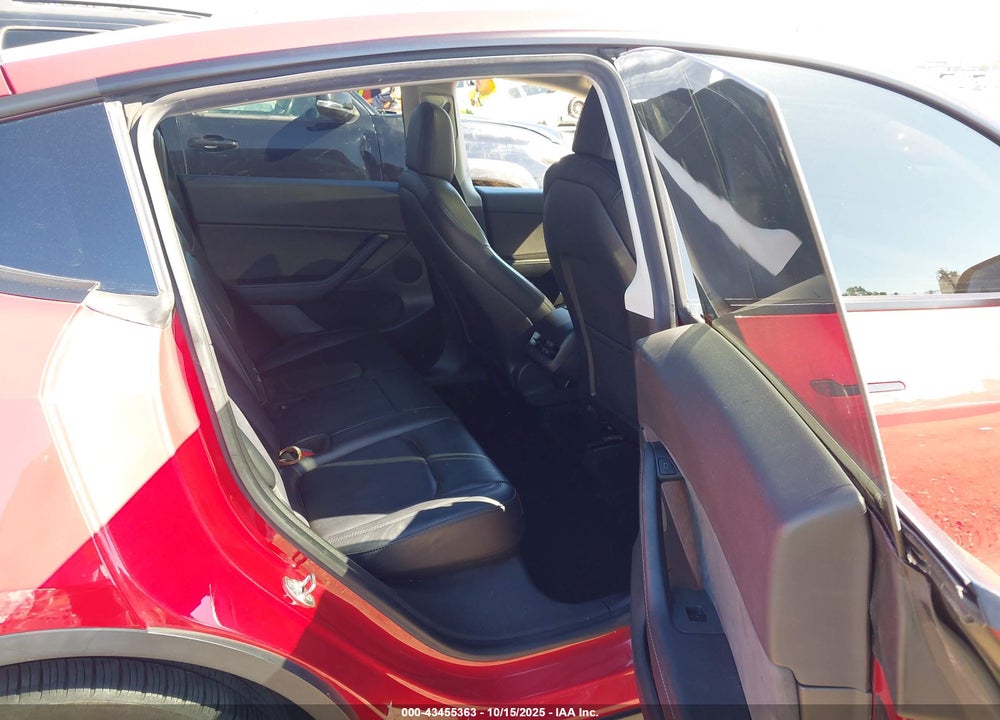2021 TESLA MODEL Y STANDARD RANGE REAR-WHEEL DRIVE VIN: 5YJYGDED7MF121889